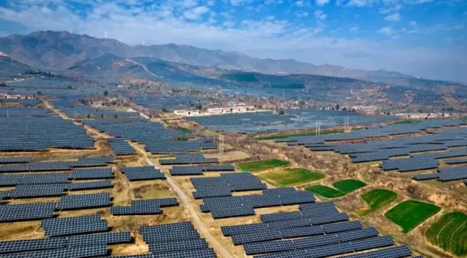 China inaugura central de eólica, fotovoltaica y baterías de 6.000 megavatios