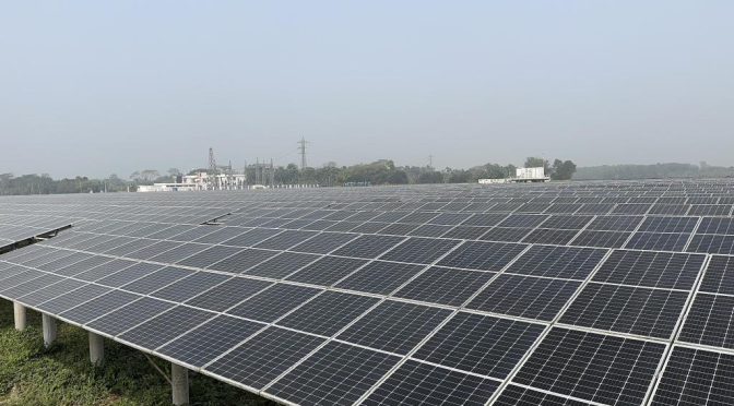 Planta de energía solar fotovoltaica construida en China brilla en el norte de Bangladesh