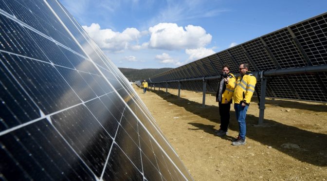 La capacidad solar fotovoltaica de Türkiye supera los 12.000 MW