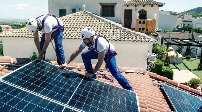 Entre autoconsumos de fotovoltaica y plantas de generación, ya hay cerca de 27 GW conectada a las redes de Endesa, tras incorporar 2,6 GW de nueva capacidad el año pasado.