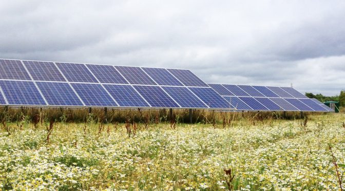 ¿Los paneles solares fotovoltaicos funcionan en días nublados?