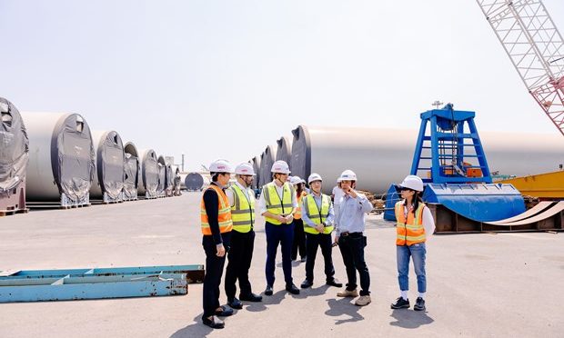 Torres de aerogeneradoresfabricadas en Vietnam con destino a Corea del Sur