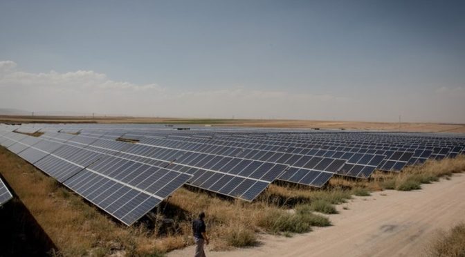La primera planta de energía solar fotovoltaica de Irak avanza